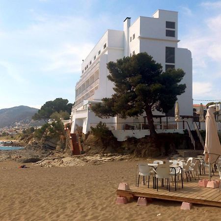 2-Bedroom Brand New Apartment Steps From The Beach Лянса Екстер'єр фото