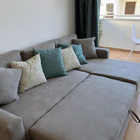 2-Bedroom Brand New Apartment Steps From The Beach Лянса Екстер'єр фото