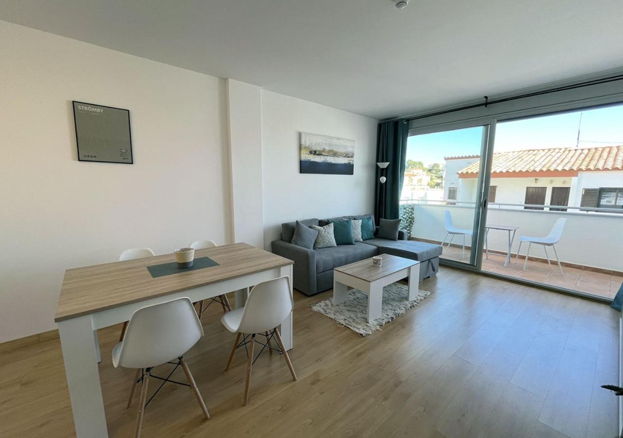 2-Bedroom Brand New Apartment Steps From The Beach Лянса Екстер'єр фото