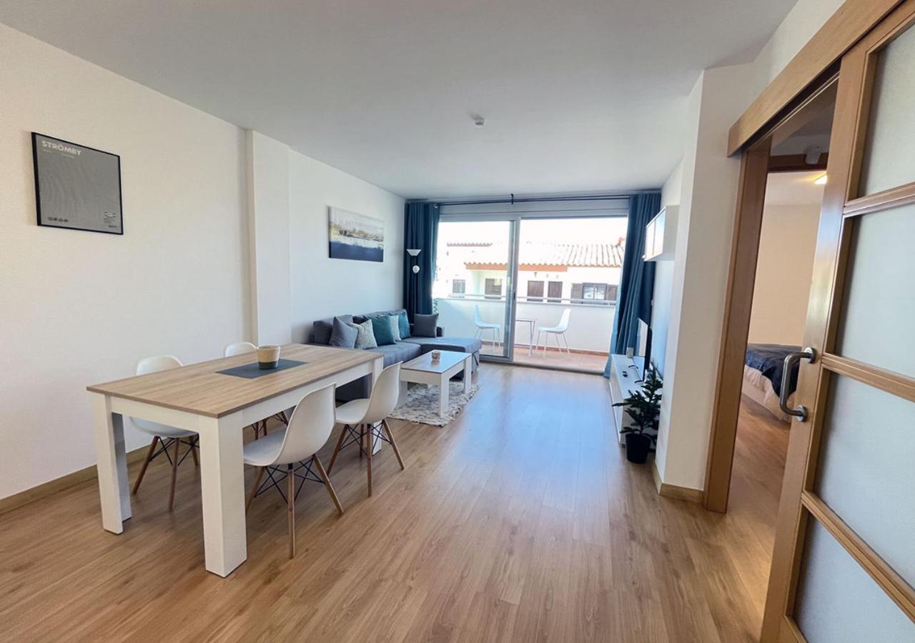 2-Bedroom Brand New Apartment Steps From The Beach Лянса Екстер'єр фото
