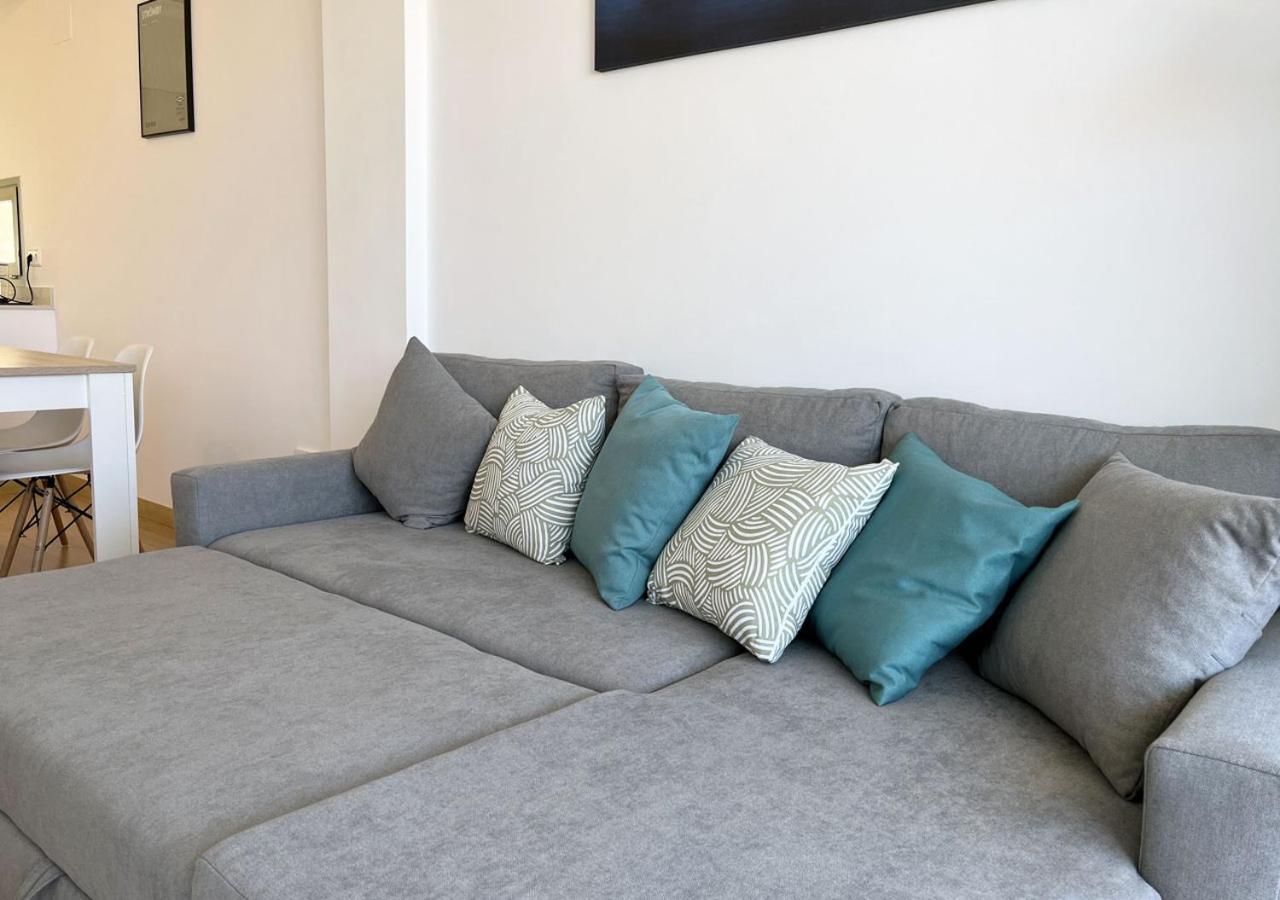 2-Bedroom Brand New Apartment Steps From The Beach Лянса Екстер'єр фото
