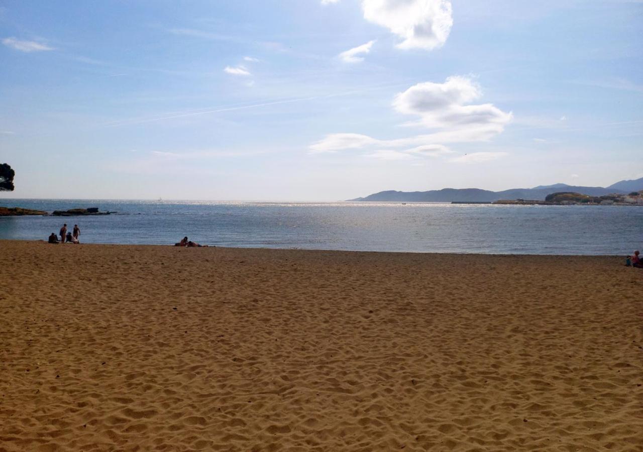 2-Bedroom Brand New Apartment Steps From The Beach Лянса Екстер'єр фото