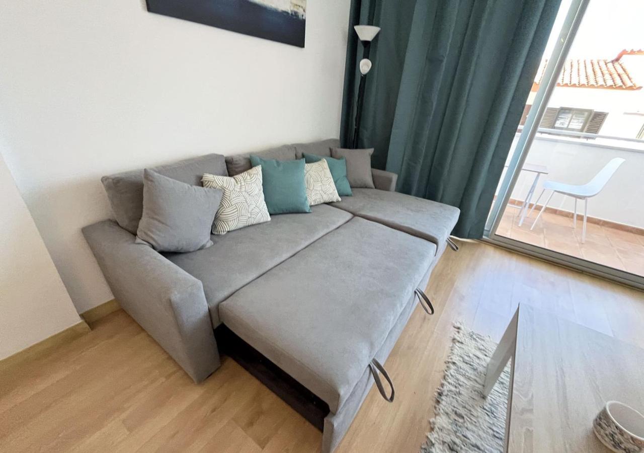 2-Bedroom Brand New Apartment Steps From The Beach Лянса Екстер'єр фото